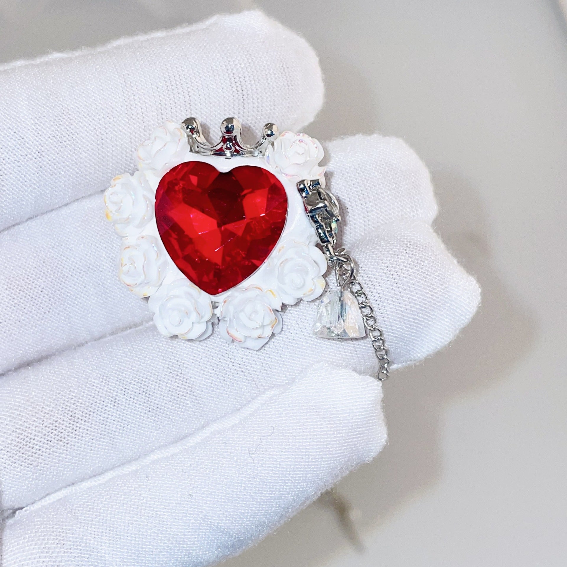 Wholesale Heart-shaped Rose Soft Ceramic Crown Diamond Ball Straight Hole Beads